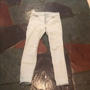 Light washed gap skinny jeans